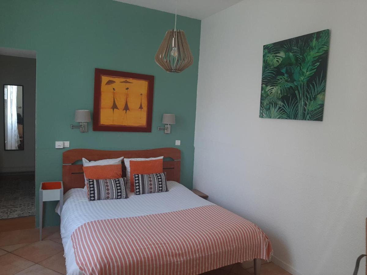 Hotel La Tour Des Fees 2*